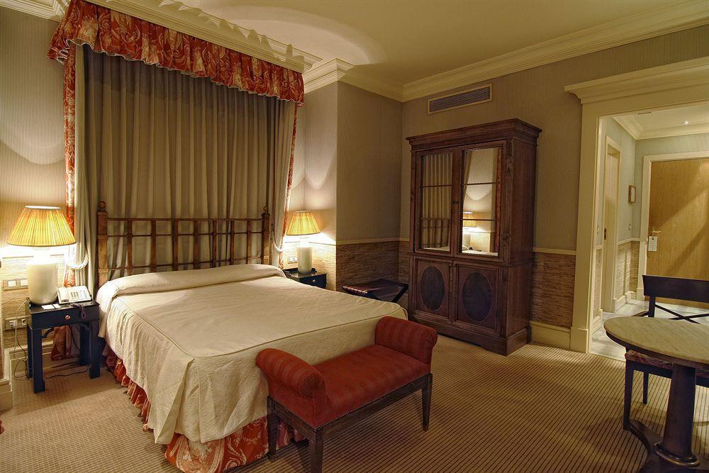 Adler Hotell Madrid Eksteriør bilde