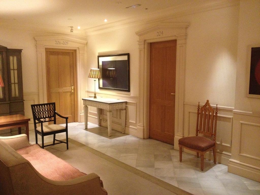 Adler Hotell Madrid Eksteriør bilde