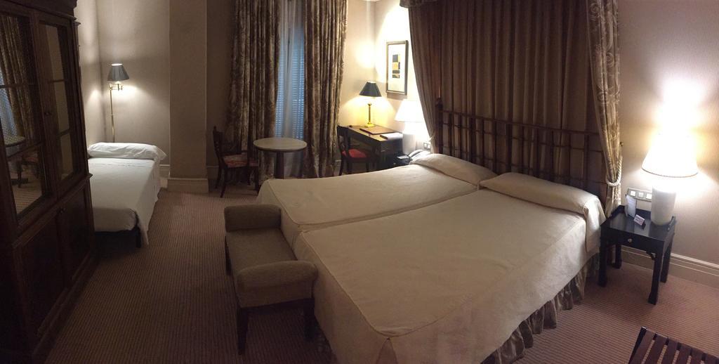 Adler Hotell Madrid Eksteriør bilde