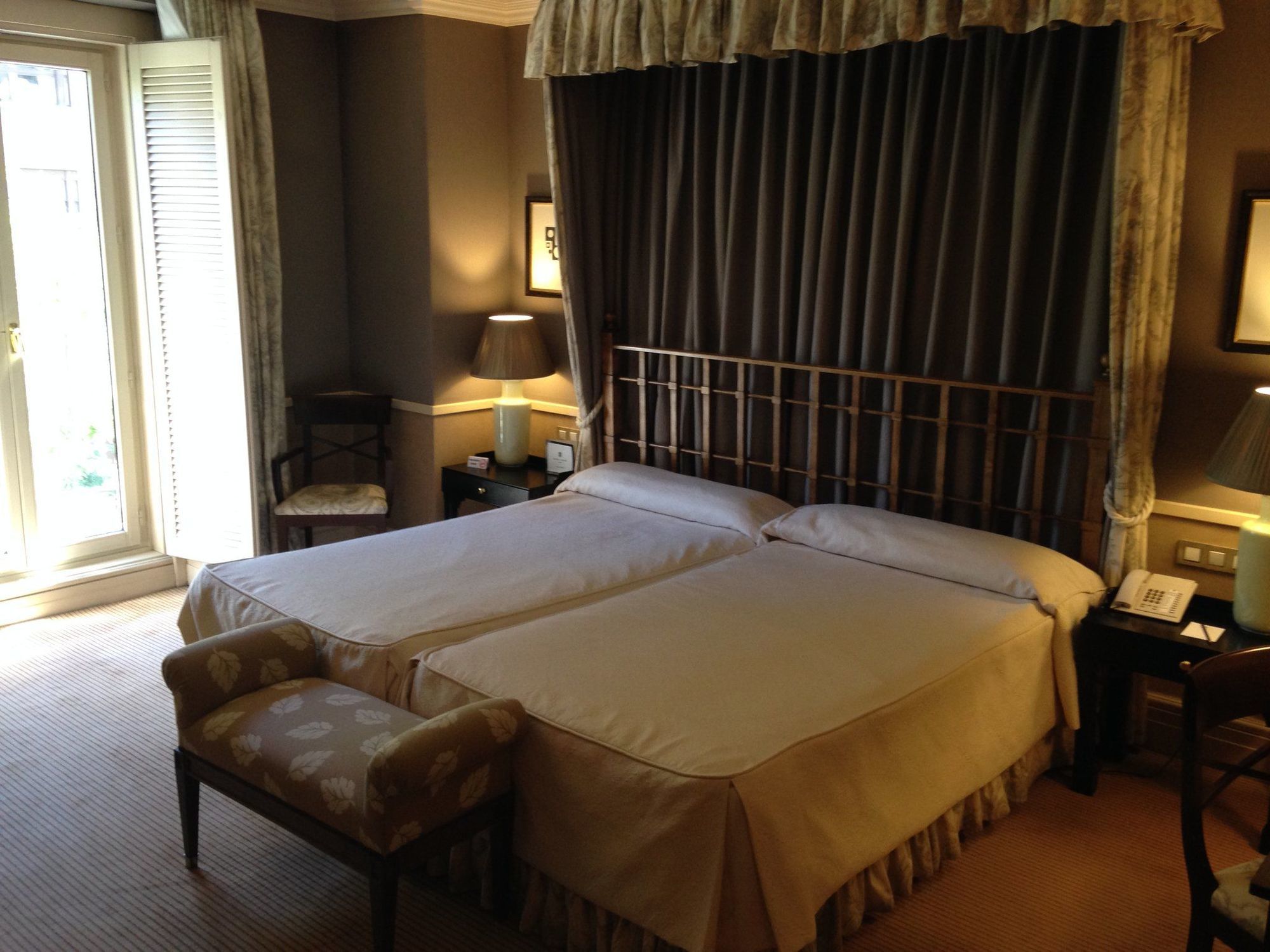 Adler Hotell Madrid Eksteriør bilde